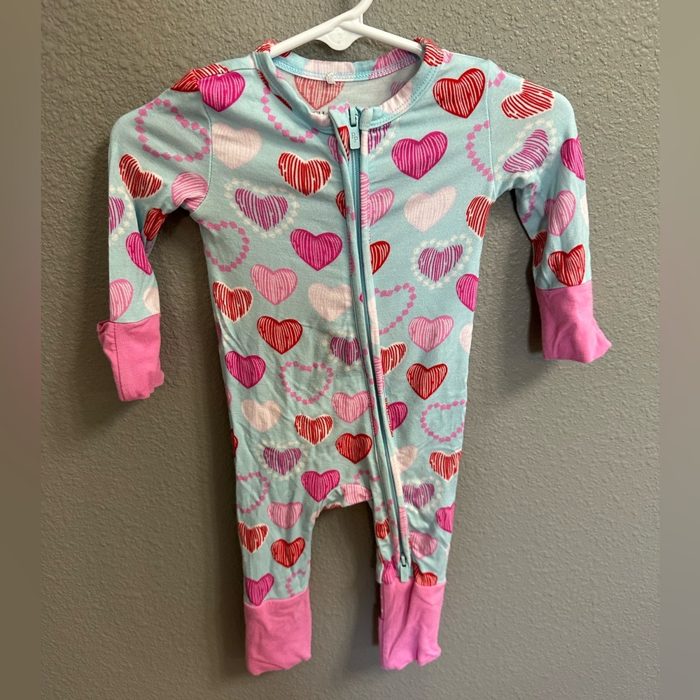 Posh Peanut
Newborn convertible romper